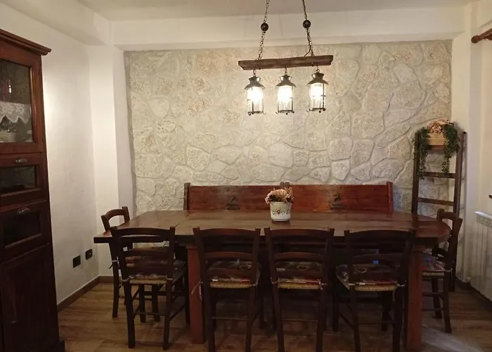 Sarel, Intera Casa 4 5 Bagni 14 Posti Letto Дом отдыха Пескассероли